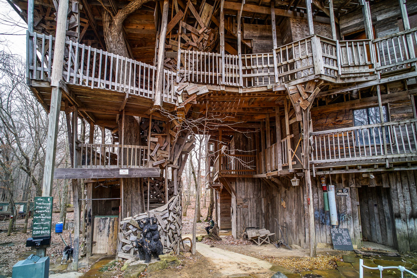 Minister’s Treehouse Largest In The World – 0005 – Jetlag Jenna